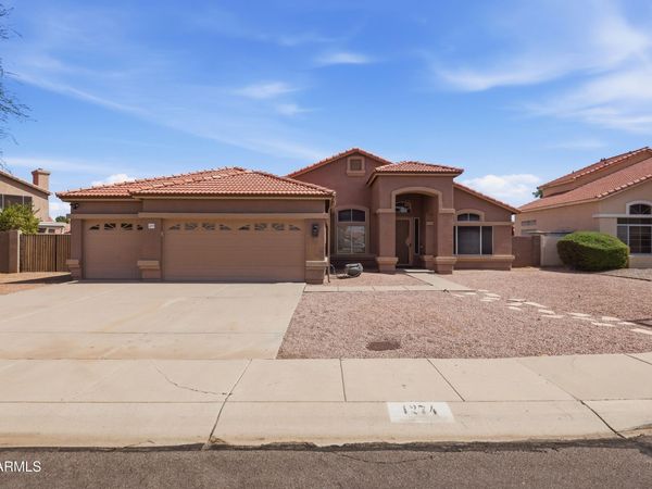 1274 E LAKE Drive, Gilbert, AZ 85234