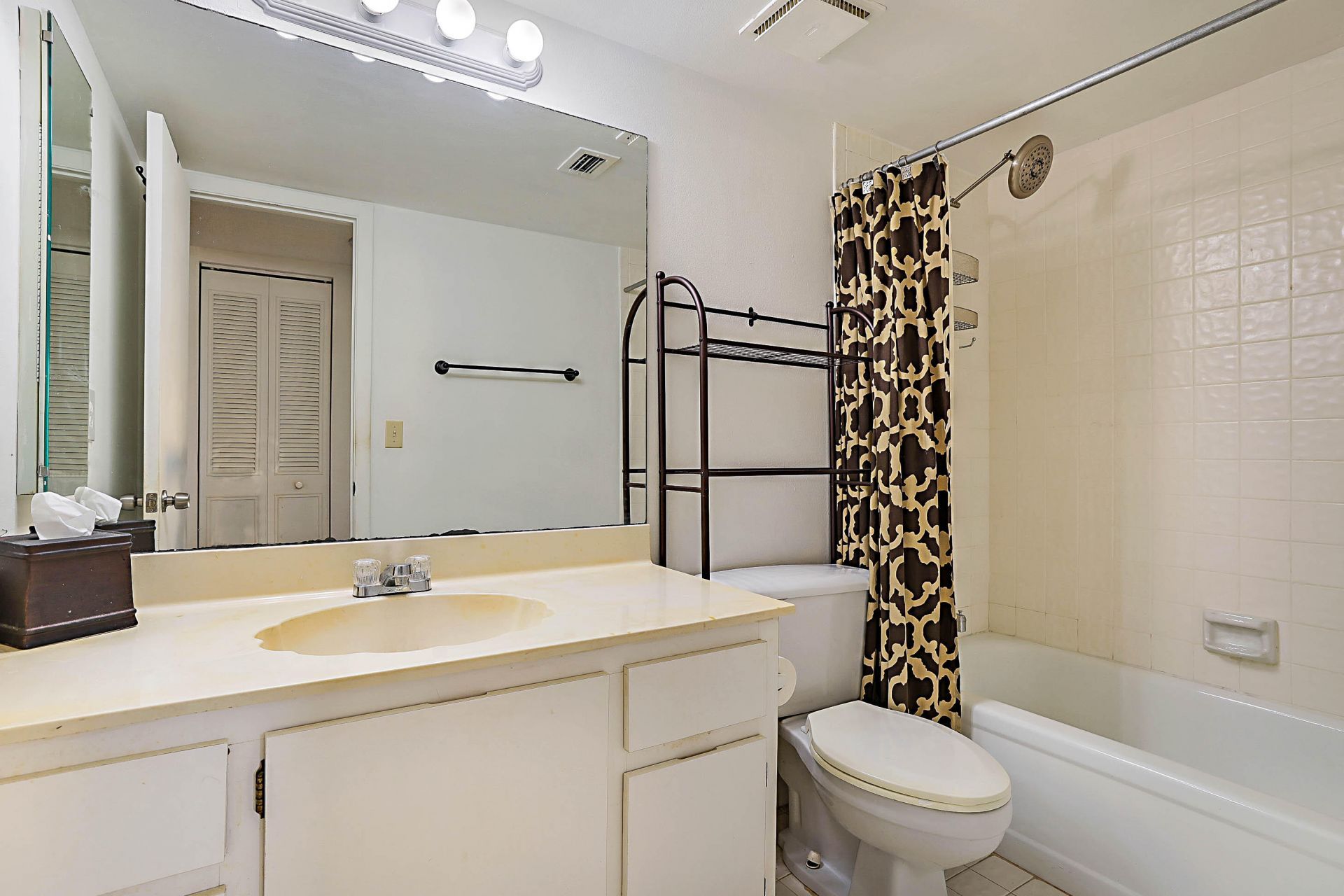6475 W Oakland Park Boulevard, Unit 505, Lauderhill, FL 33313 Photo