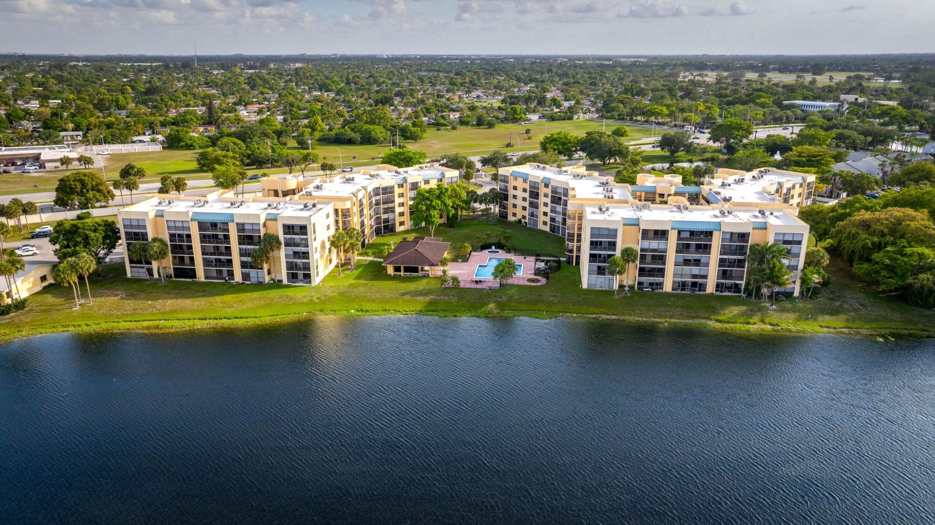 6475 W Oakland Park Boulevard, Unit 505, Lauderhill, FL 33313 Photo
