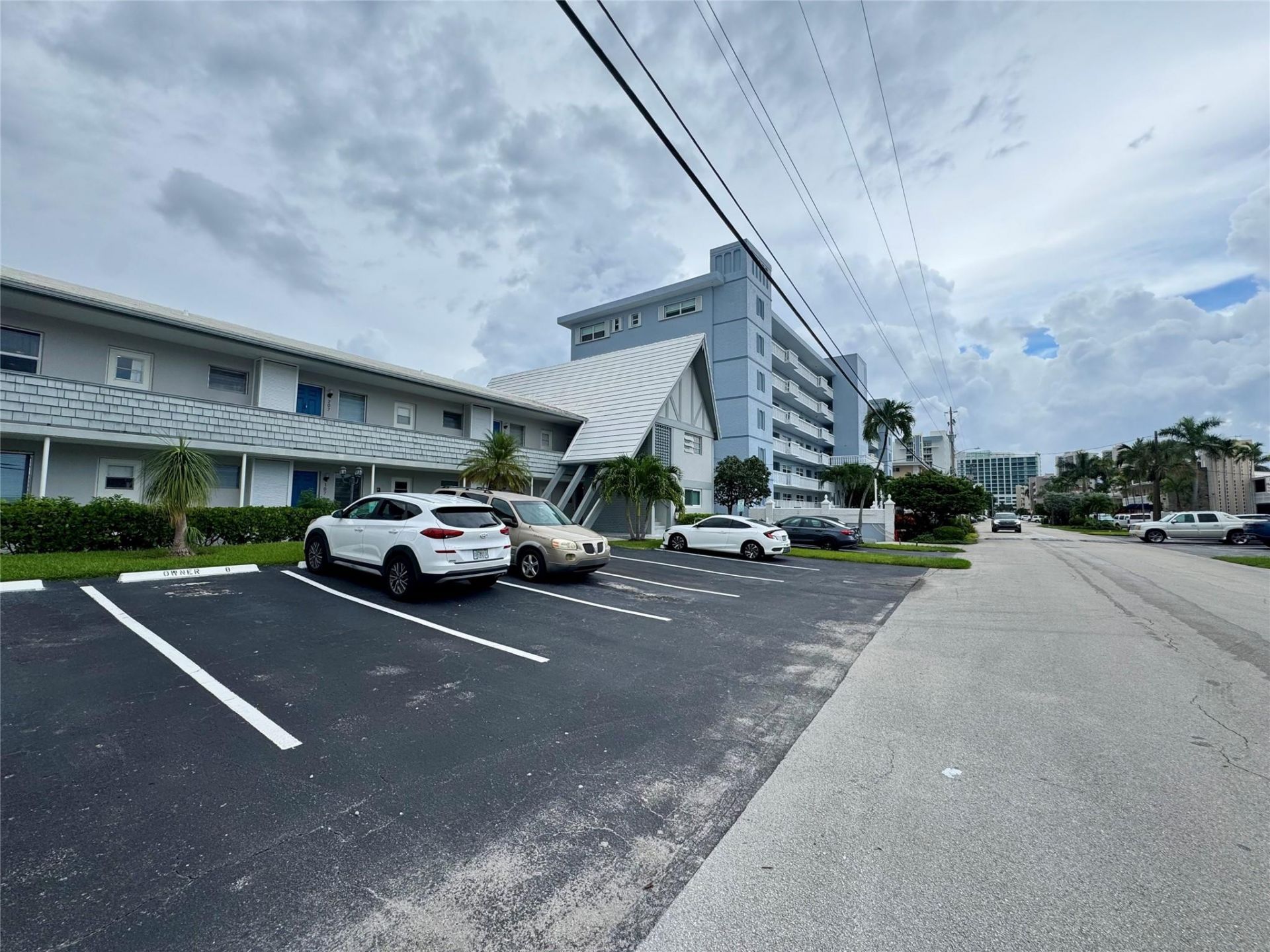 2801 NE 33rd Court, Unit 206, Fort Lauderdale, FL 33306 Photo