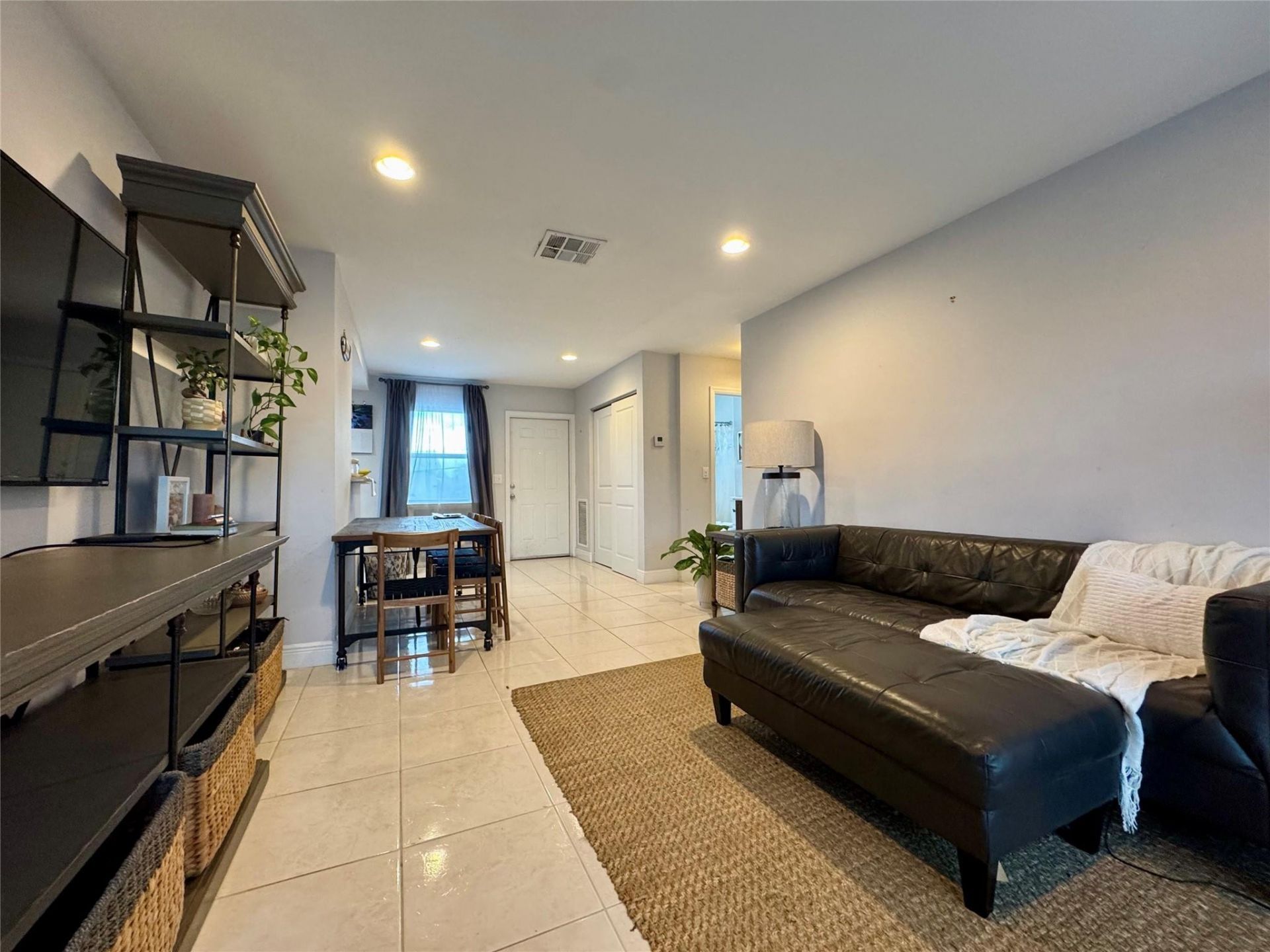 2801 NE 33rd Court, Unit 206, Fort Lauderdale, FL 33306 Photo