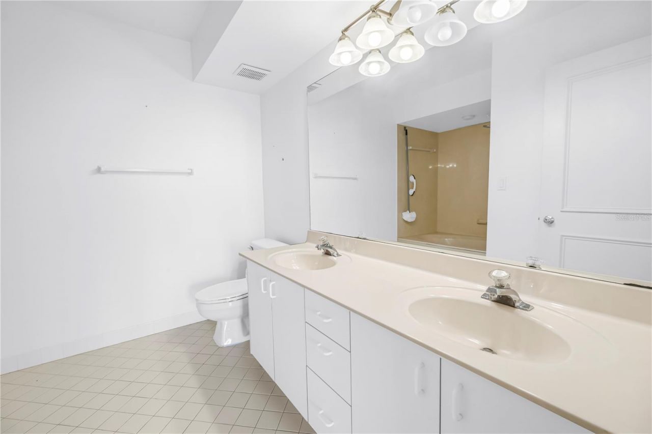 6001 Bahia Del Mar Circle, Unit 428, Saint Petersburg, FL 33715 Photo