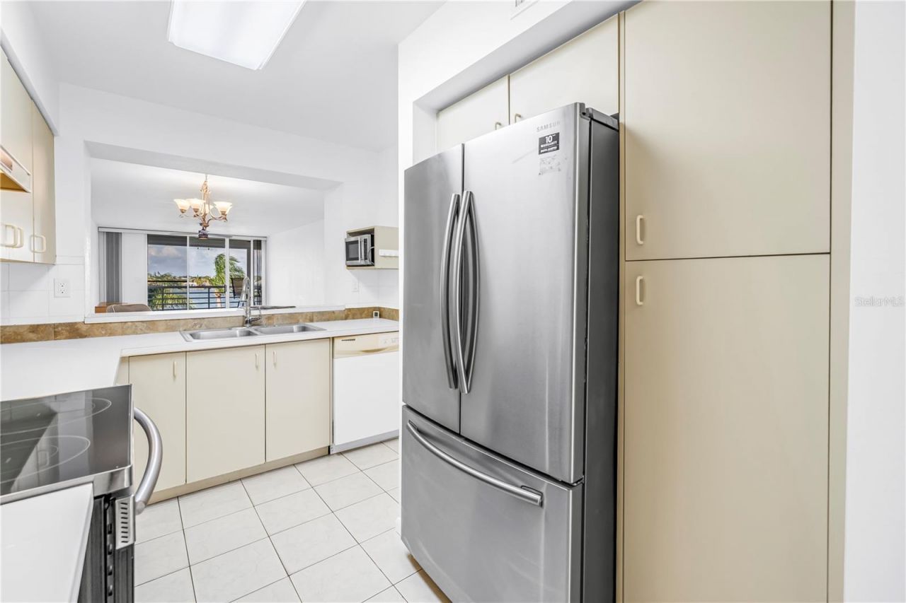 6001 Bahia Del Mar Circle, Unit 428, Saint Petersburg, FL 33715 Photo