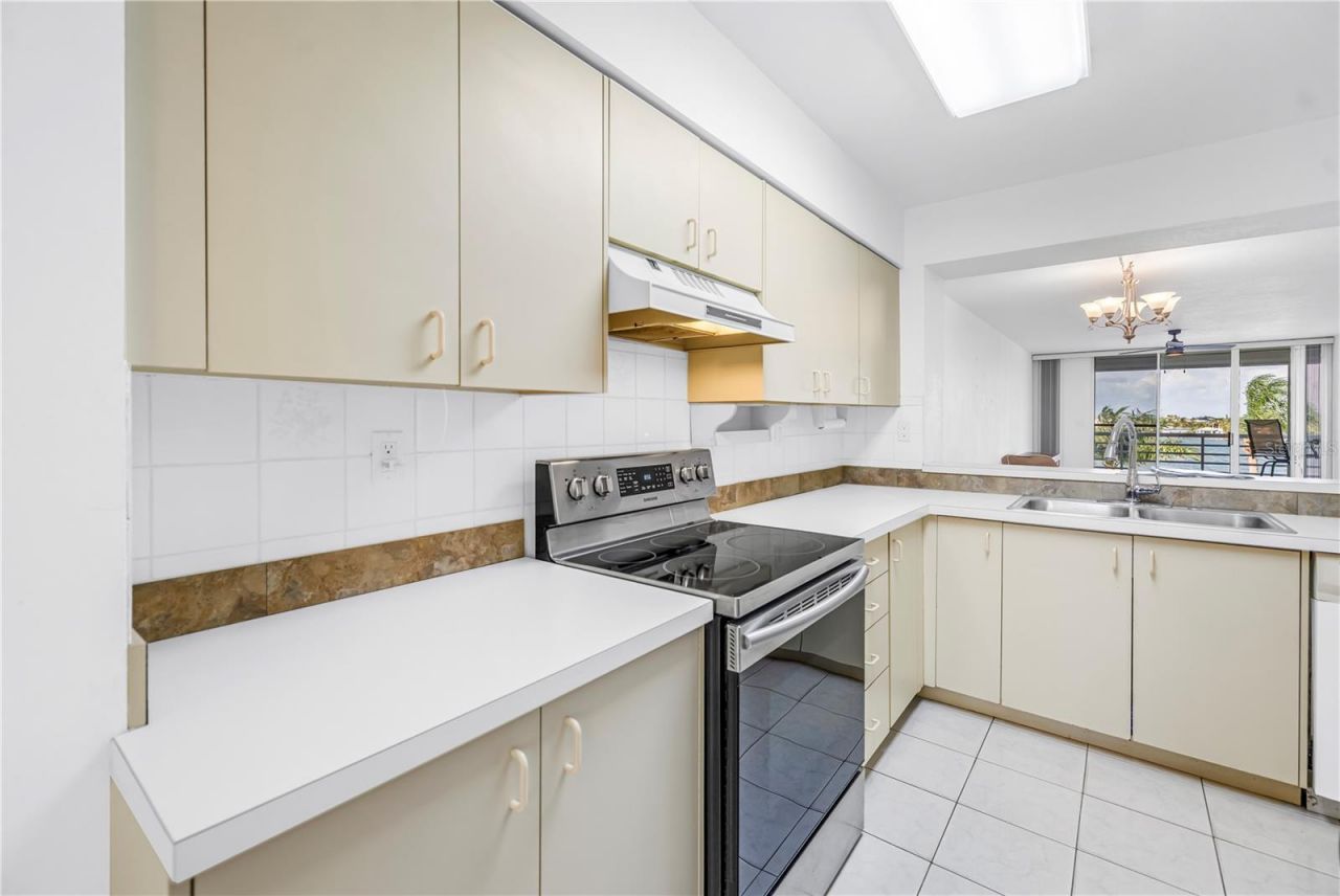 6001 Bahia Del Mar Circle, Unit 428, Saint Petersburg, FL 33715 Photo