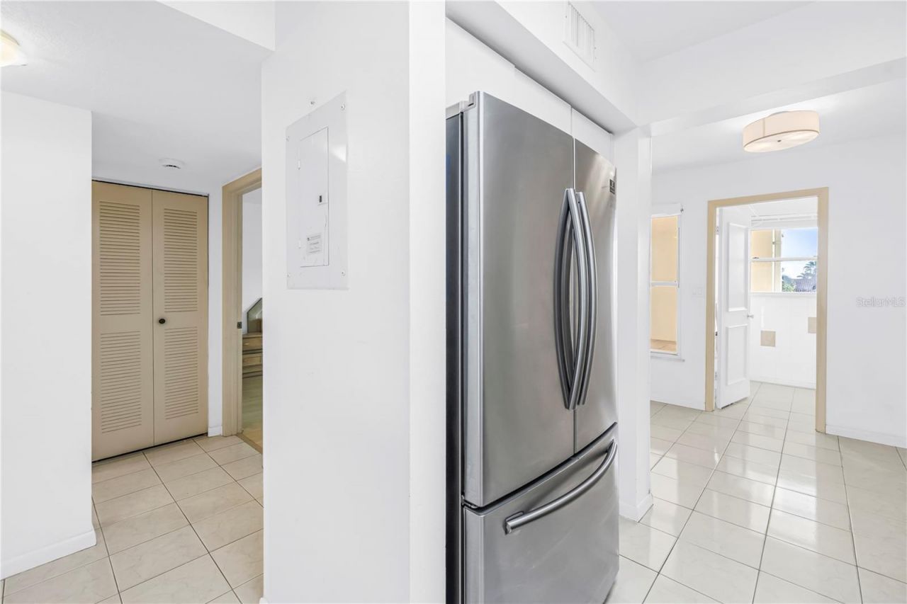 6001 Bahia Del Mar Circle, Unit 428, Saint Petersburg, FL 33715 Photo