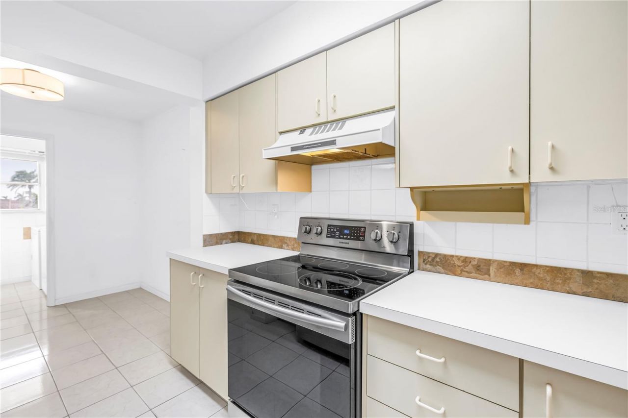 6001 Bahia Del Mar Circle, Unit 428, Saint Petersburg, FL 33715 Photo