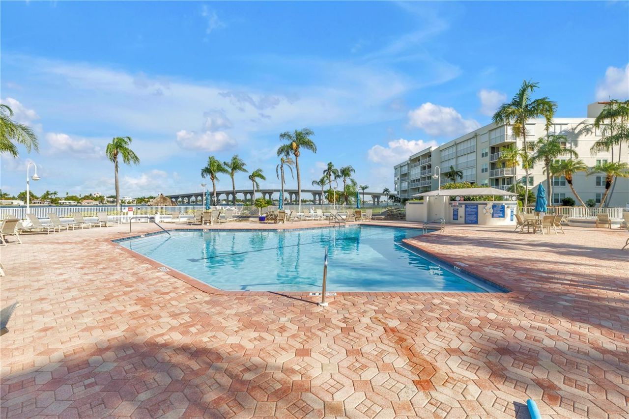 6001 Bahia Del Mar Circle, Unit 428, Saint Petersburg, FL 33715 Photo