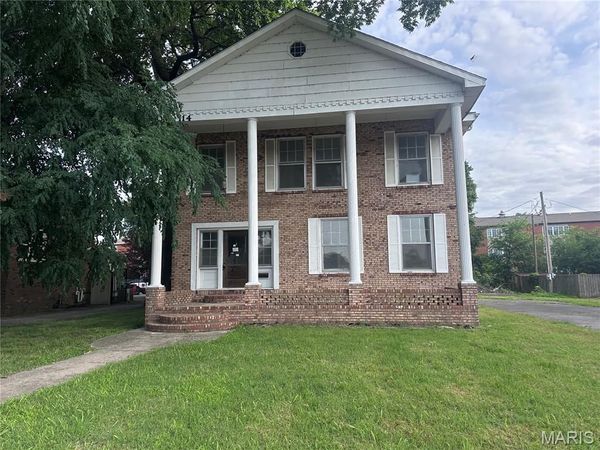 114 W North Street , Sikeston, MO 63801