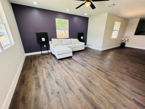 617 Persimmon ST , Lockhart, TX 78644