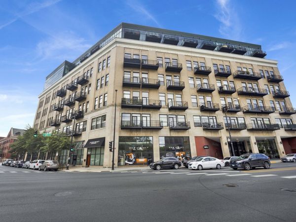 1645 W Ogden Avenue , Unit 718, Chicago, IL 60612