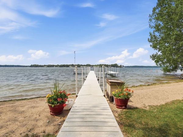 6 1st Street, Excelsior, MN 55331