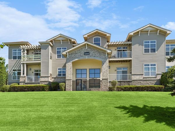 1244 County Road D E, Unit 102, Maplewood, MN 55109