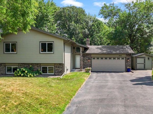 8944 Darnel Road, Eden Prairie, MN 55347