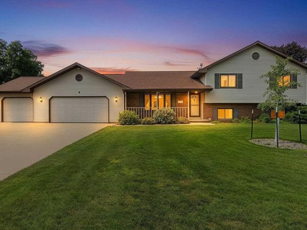 1320 ORCHARD COURT, Neenah, WI 54956