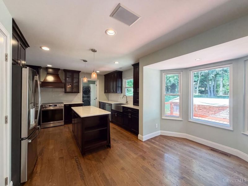 12169 Village Woods Drive, Sharonville, OH 45241 Photo 2