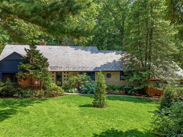 790 Bryant Avenue , Roslyn Harbor, NY 11576