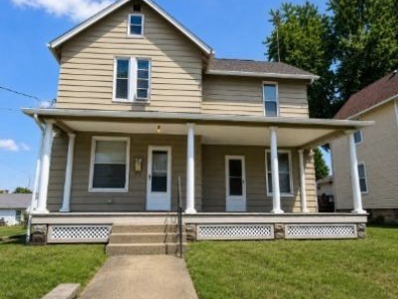 266 W Martin Street, East Palestine, OH 44413 Photo 1