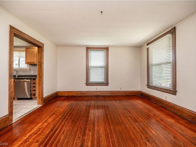 266 W Martin Street, East Palestine, OH 44413 Photo 11