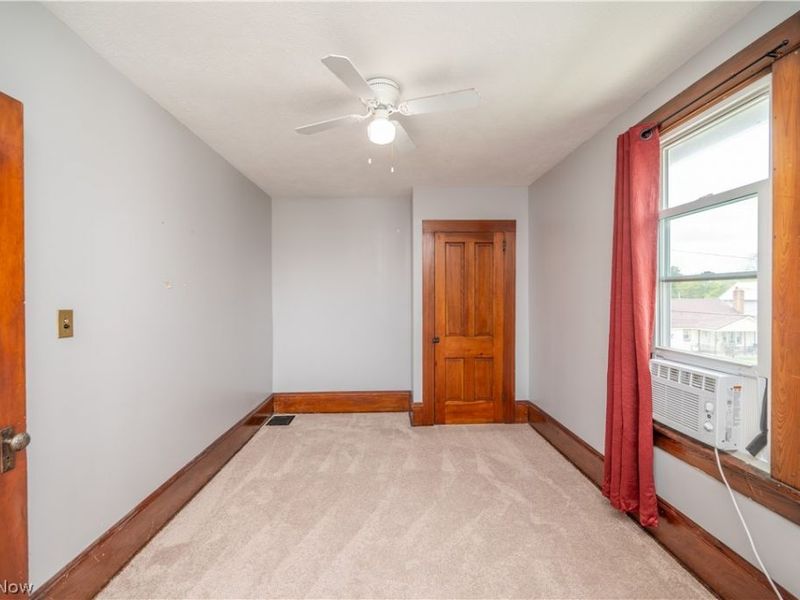 266 W Martin Street, East Palestine, OH 44413 Photo 14