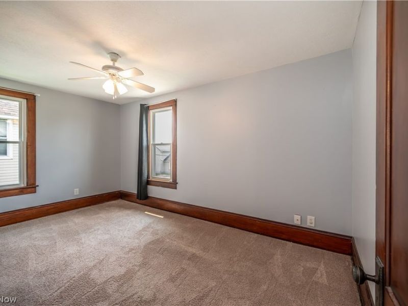 266 W Martin Street, East Palestine, OH 44413 Photo 17