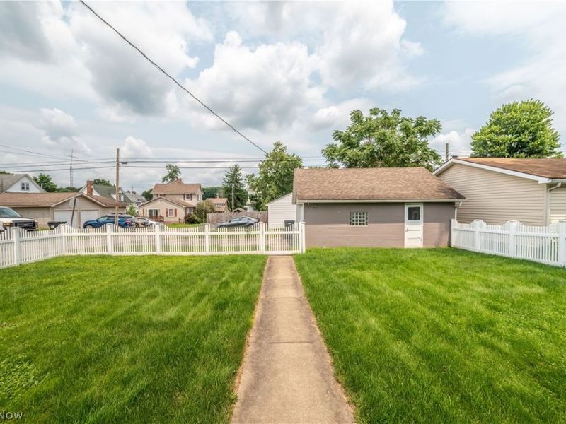 266 W Martin Street, East Palestine, OH 44413 Photo 32