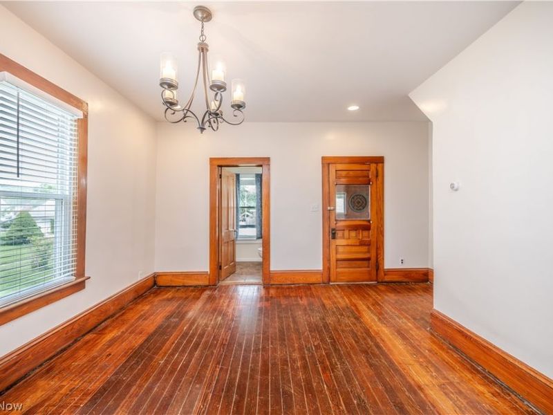 266 W Martin Street, East Palestine, OH 44413 Photo 5