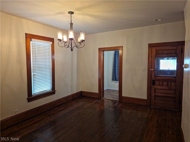 266 W Martin Street, East Palestine, OH 44413 Photo 5