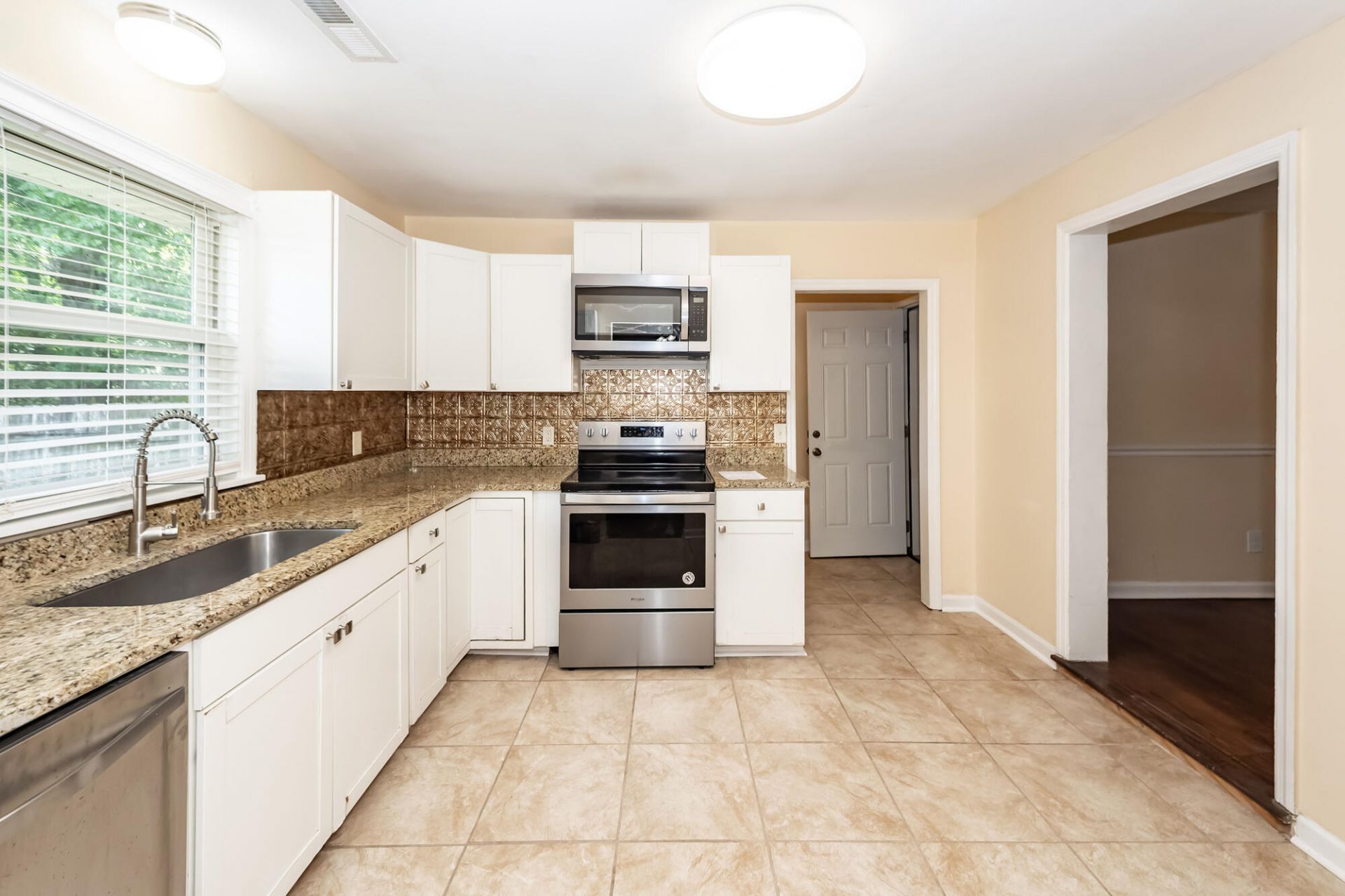 2126 State Road Photo 13