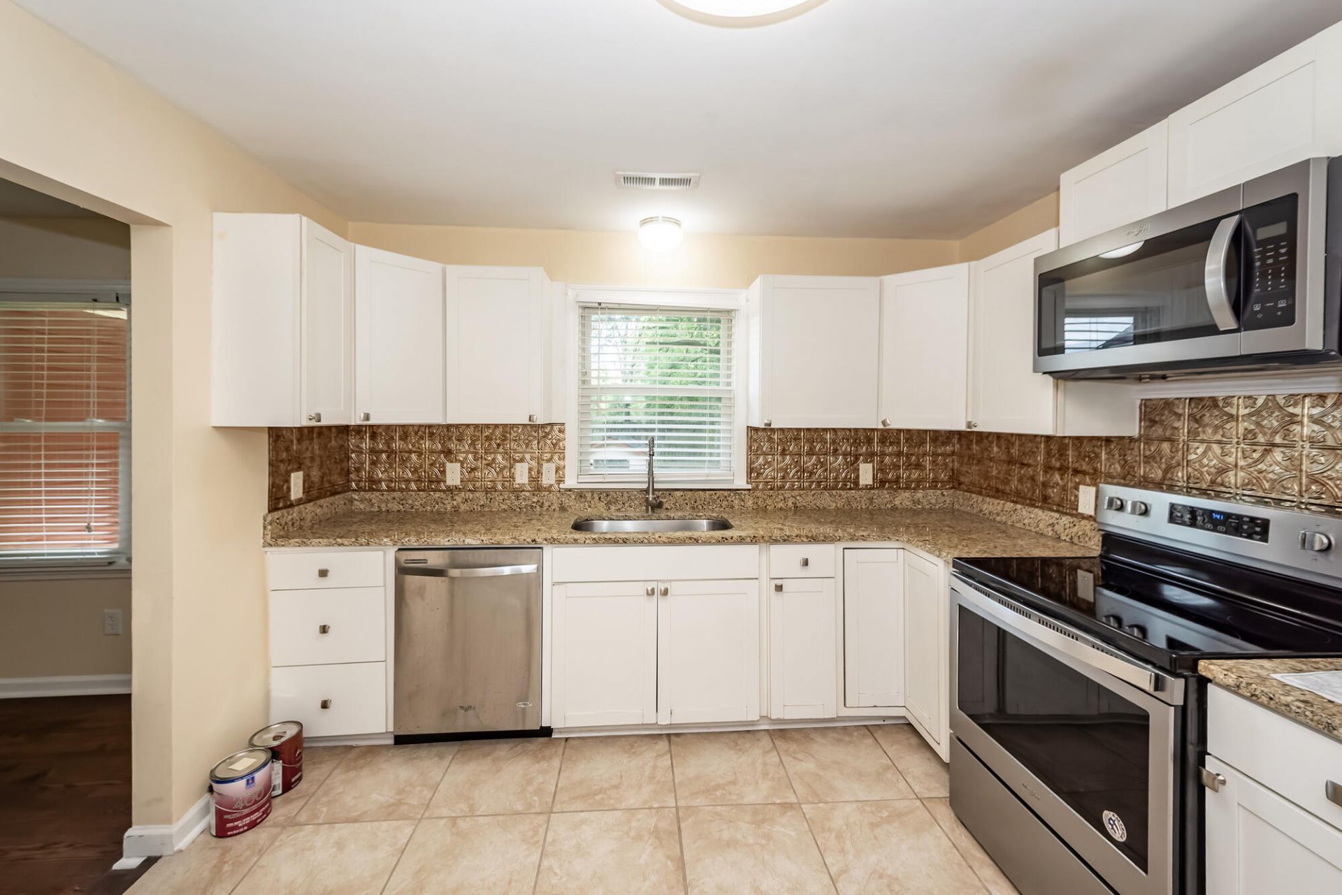 2126 State Road Photo 14