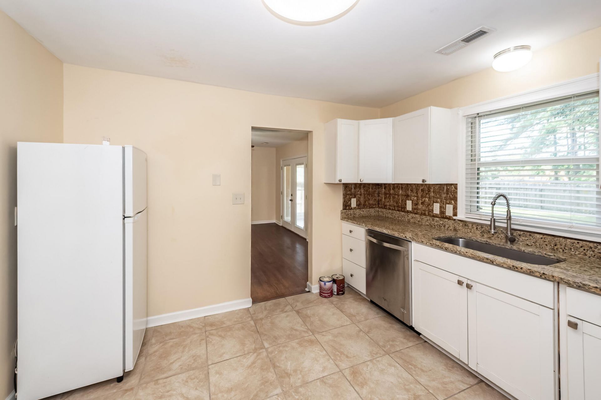 2126 State Road Photo 15