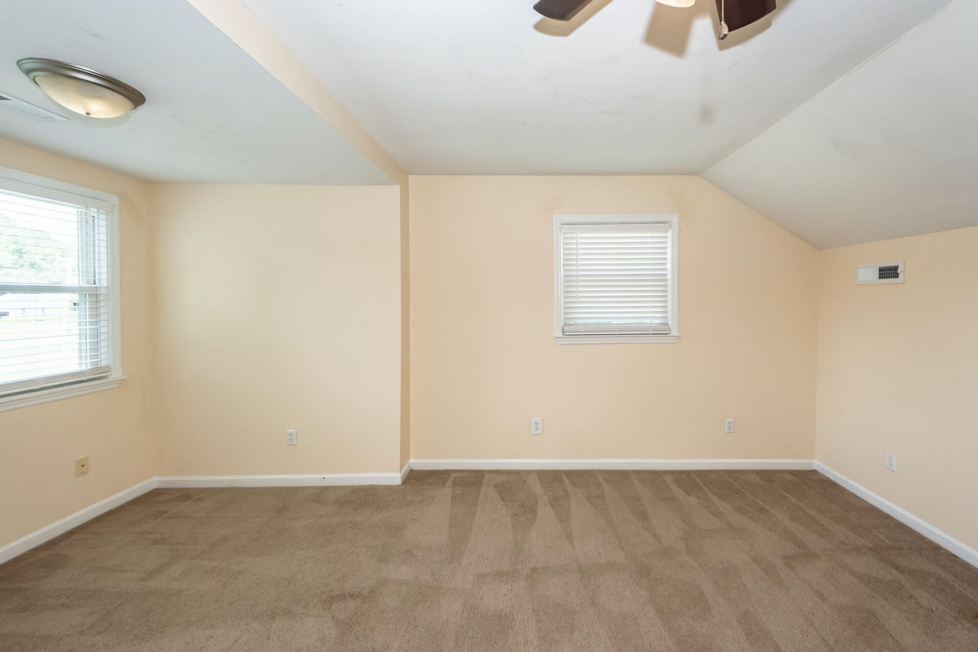 2126 State Road Photo 27