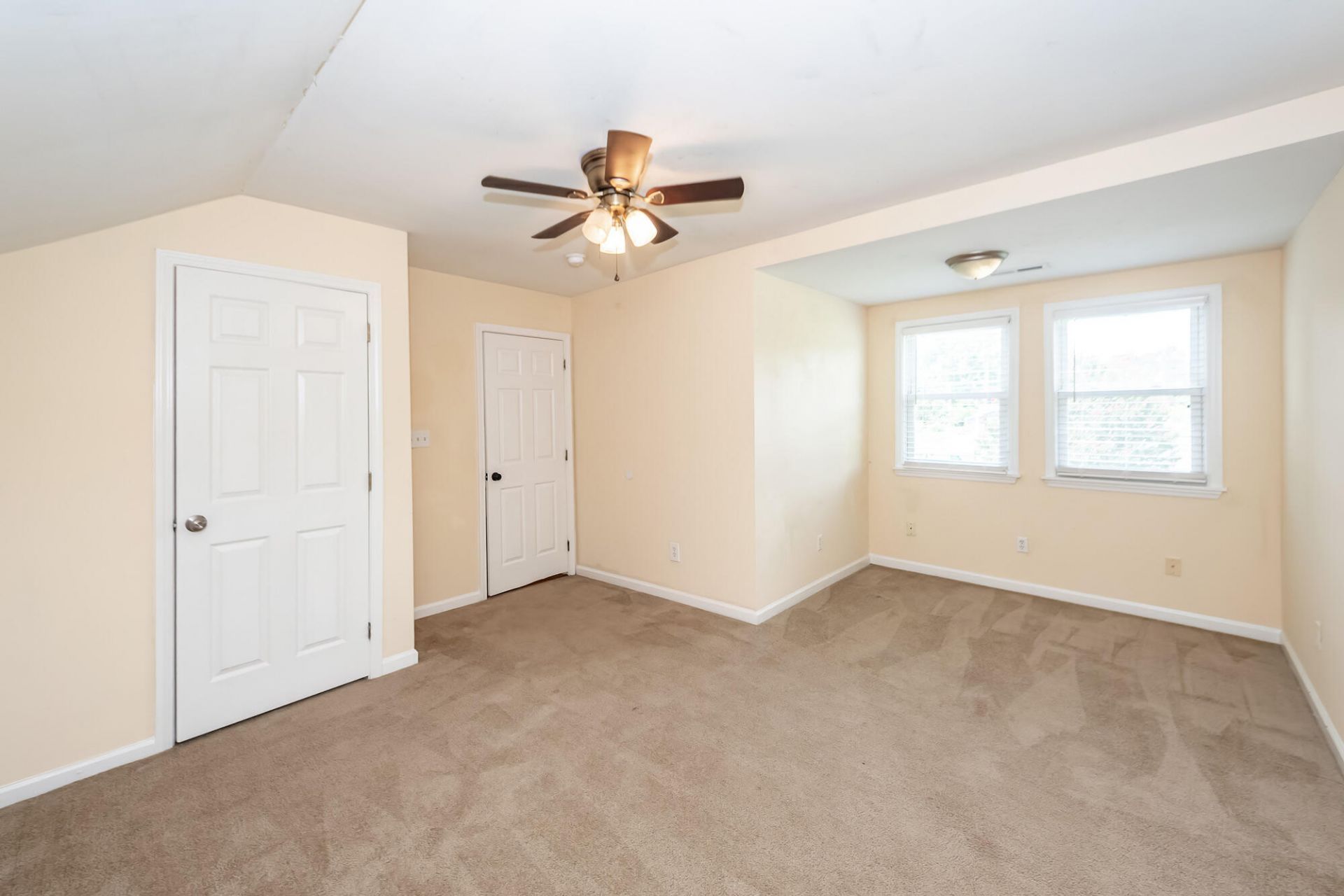 2126 State Road Photo 28