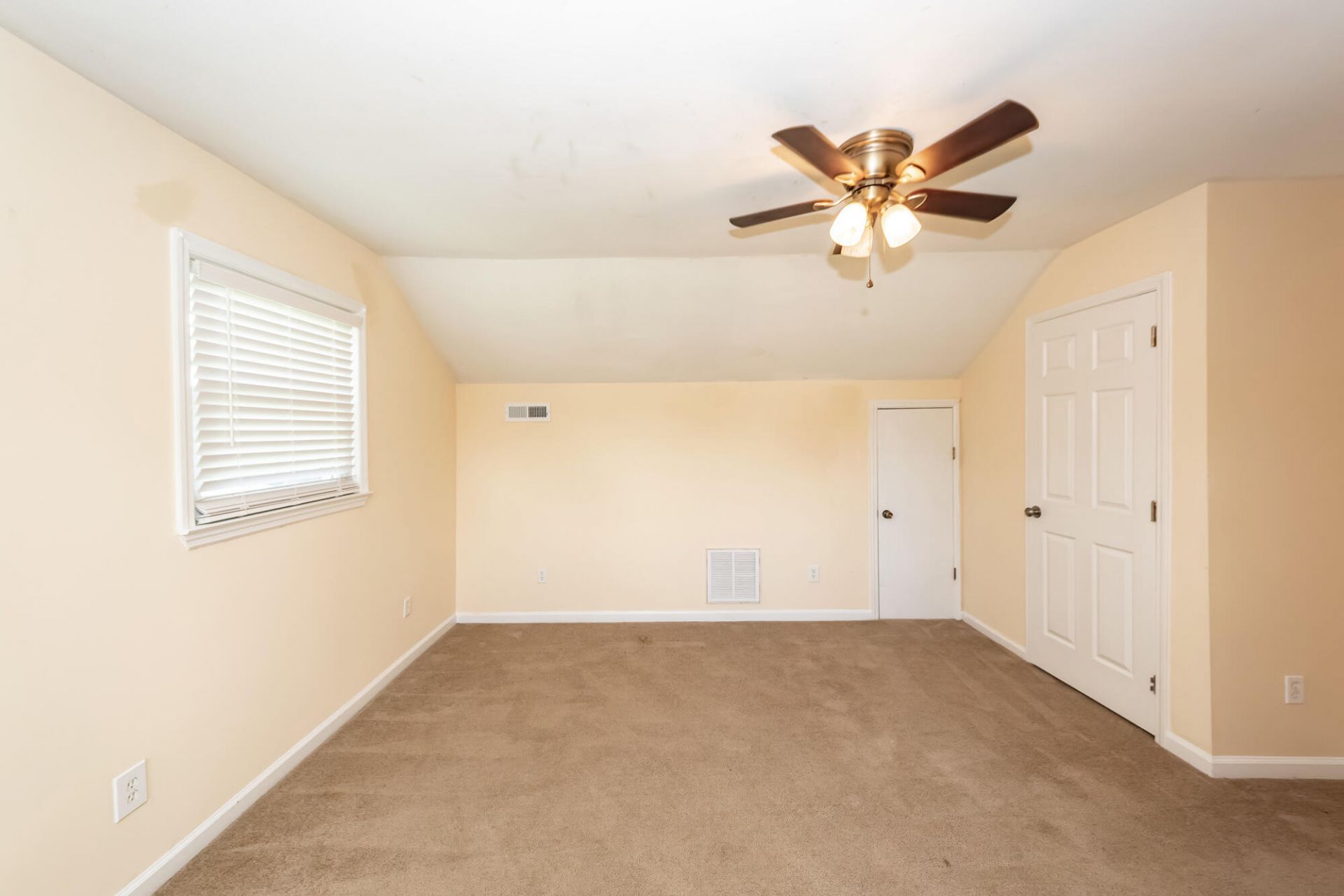 2126 State Road Photo 29