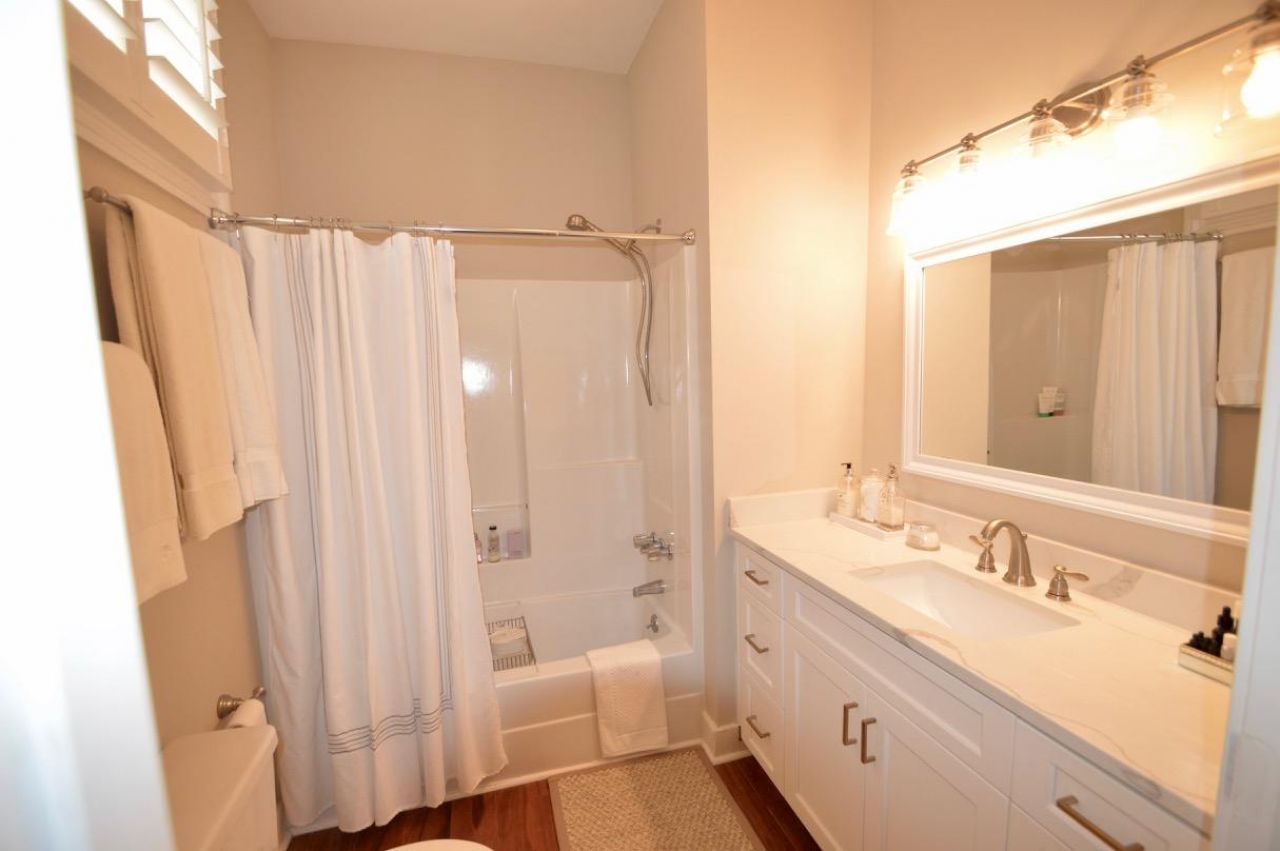 168 Broad Street Photo 8