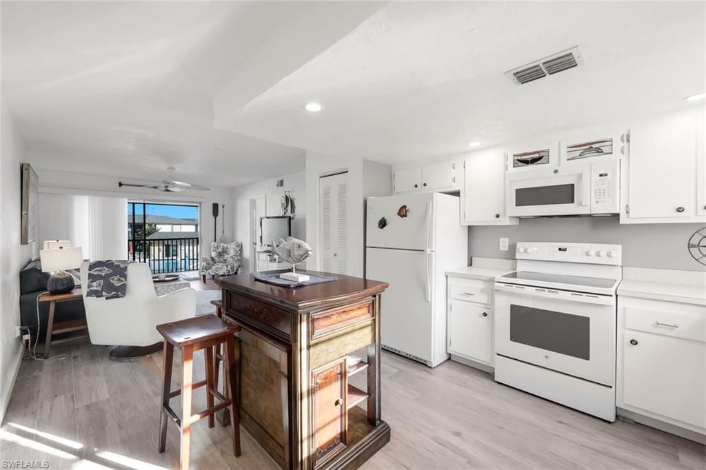 16881 Davis Rd , Unit 624, Fort Myers, FL 33908 Photo