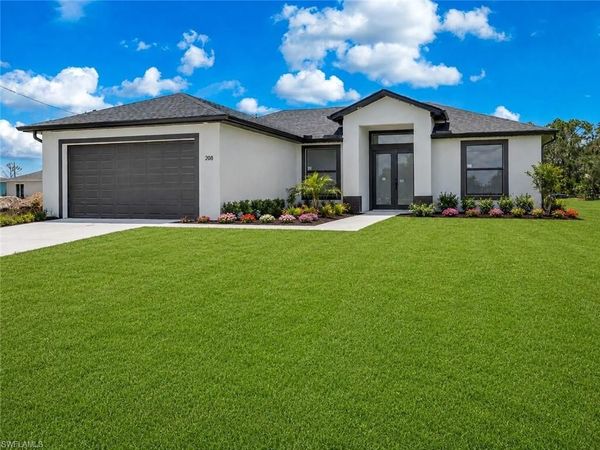 208 PEMBROKE ST , LEHIGH ACRES, FL 33974