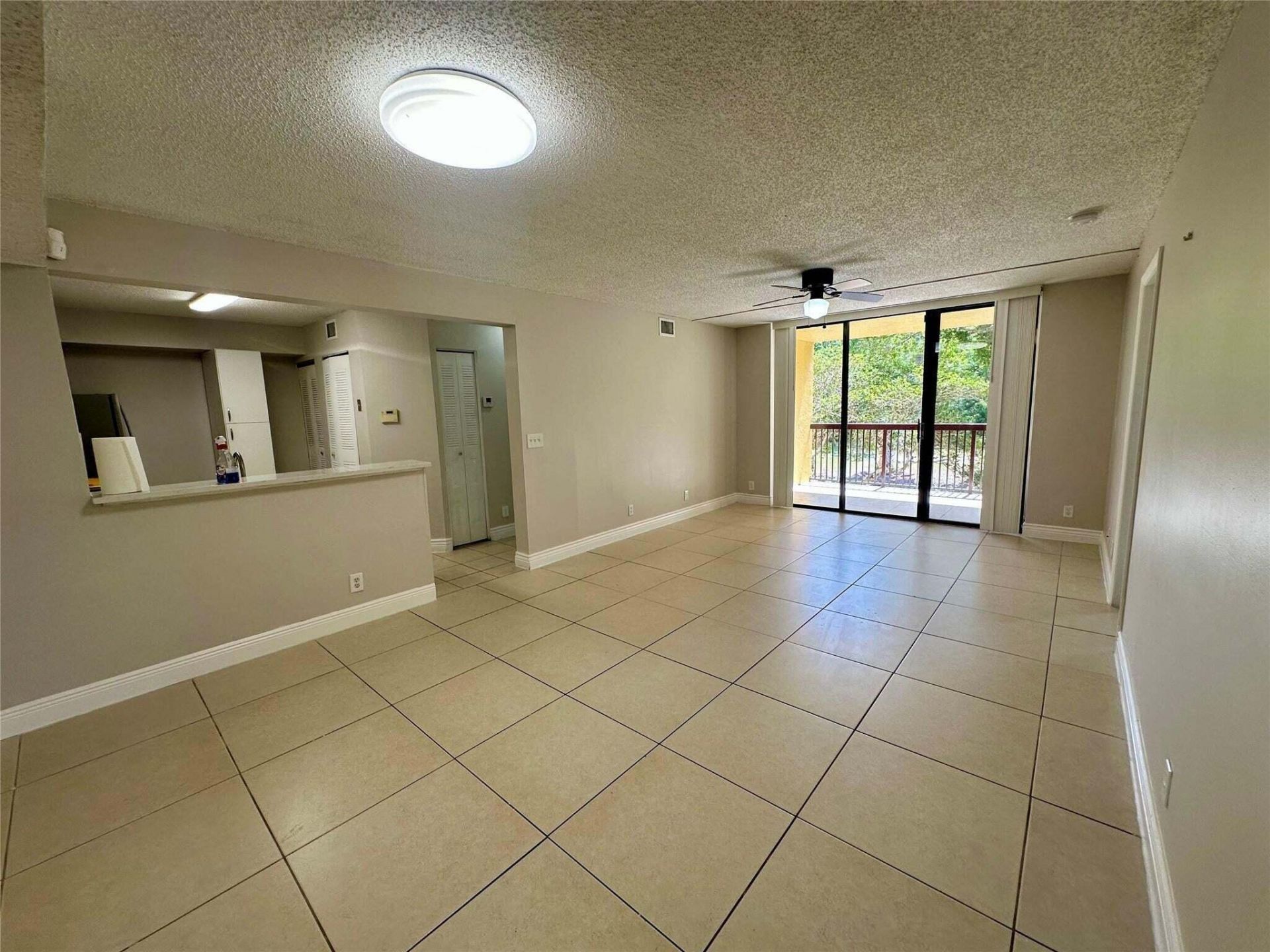 5701 Riverside Drive, Unit 205B6, Coral Springs, FL 33067 Photo