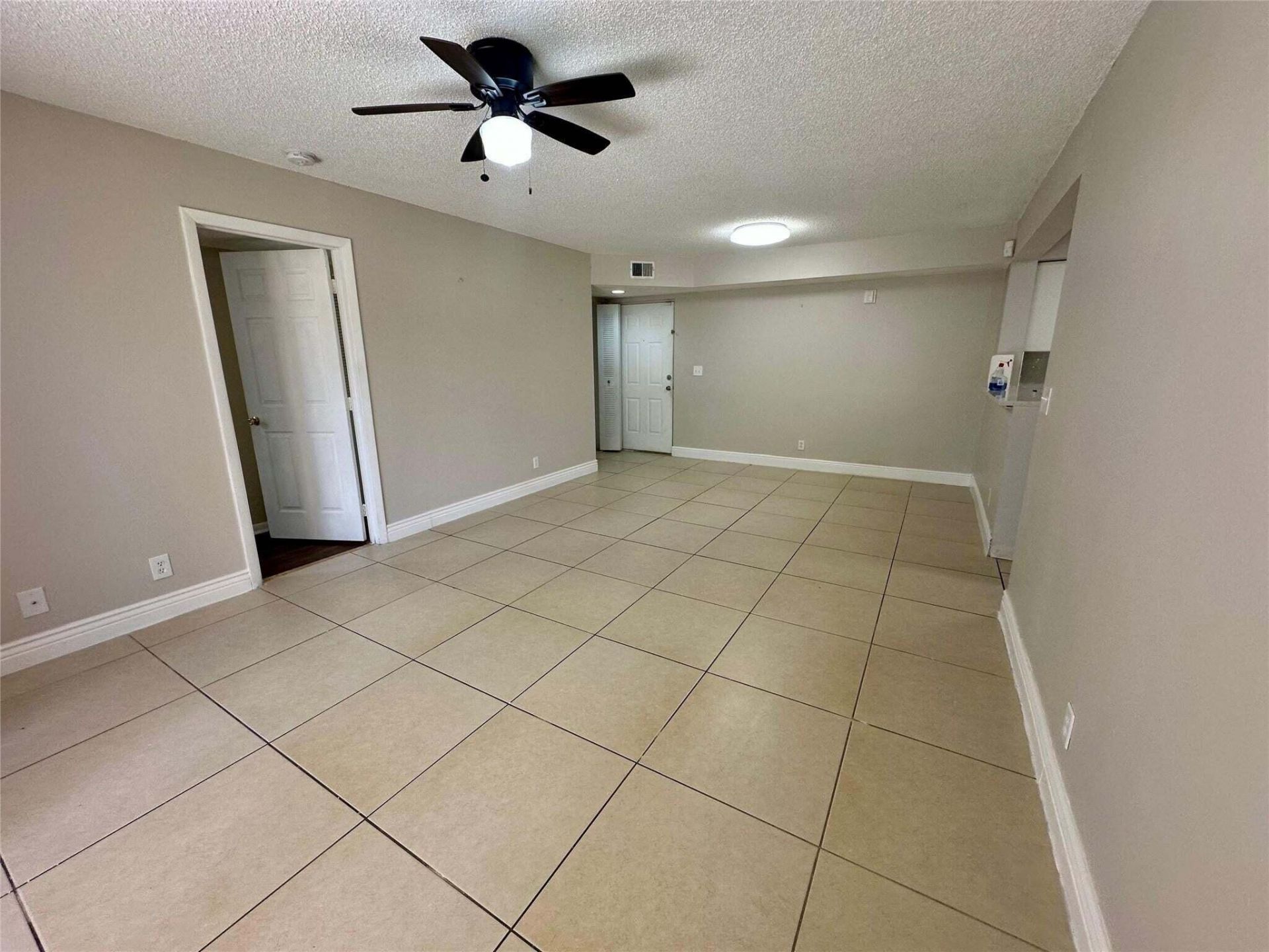 5701 Riverside Drive, Unit 205B6, Coral Springs, FL 33067 Photo