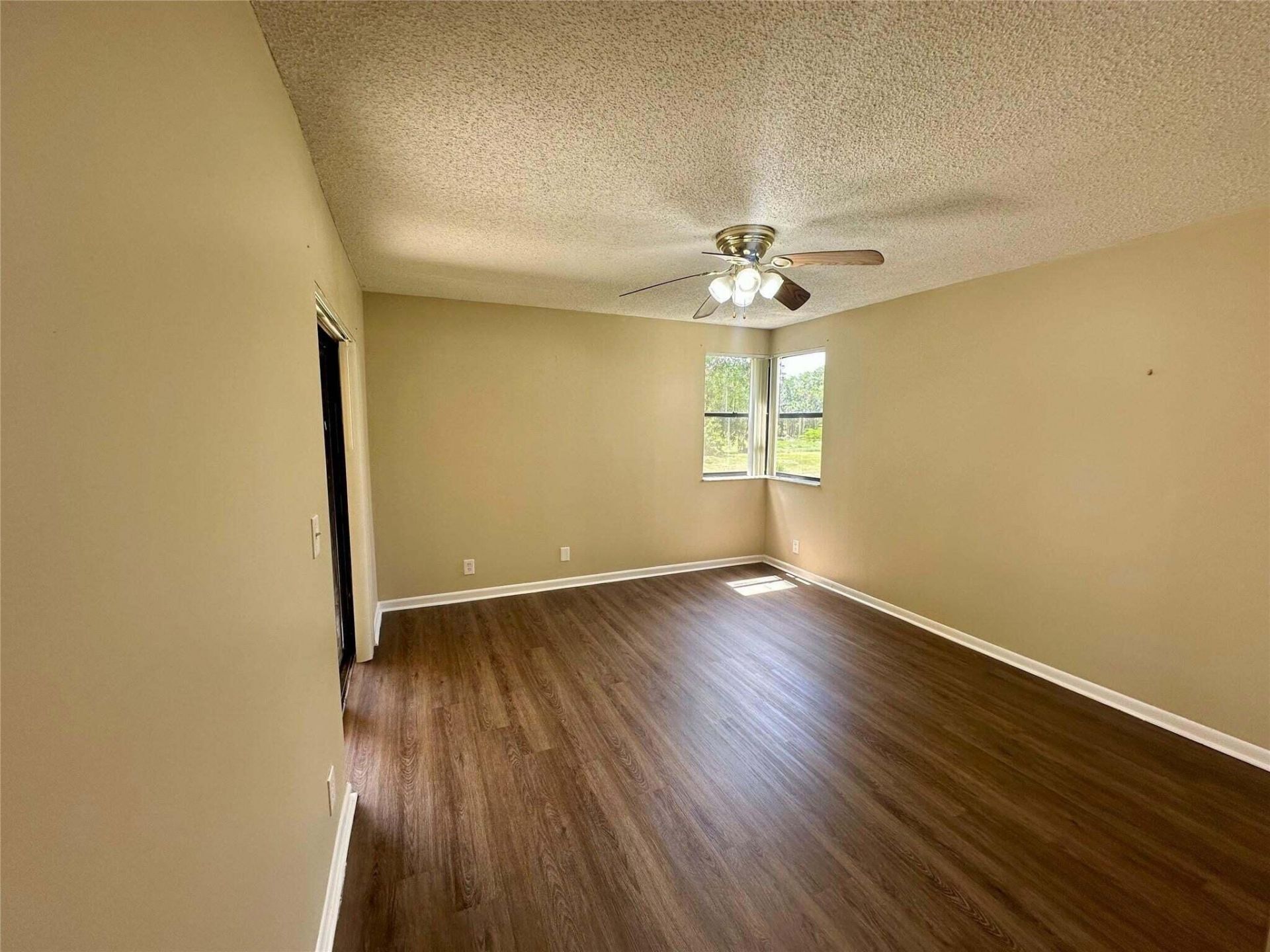 5701 Riverside Drive, Unit 205B6, Coral Springs, FL 33067 Photo