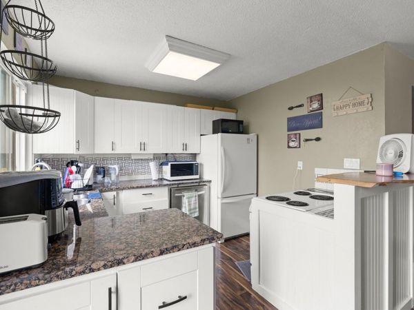 10070 Fifth St , Unit #11, Sidney, BC V8L 2X9
