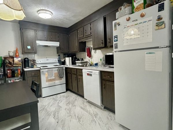 79 Central St, Unit 5, Waltham, MA 02453