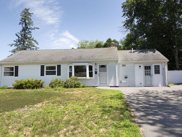 18 Brookfield Ter, Framingham, MA 01701