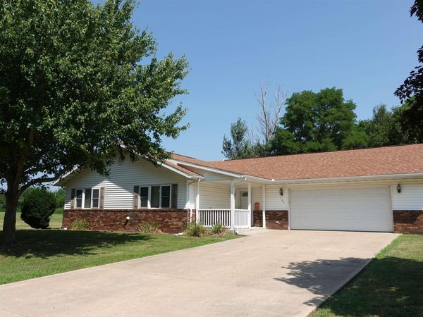 107 WEBER Road, Galesburg, IL 61401