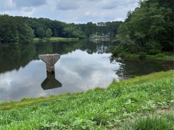 1000 Kingsway Drive , King, NC 27021