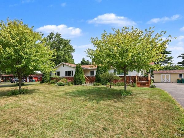 10350 Davisburg Road, Springfield Twp, MI 48350