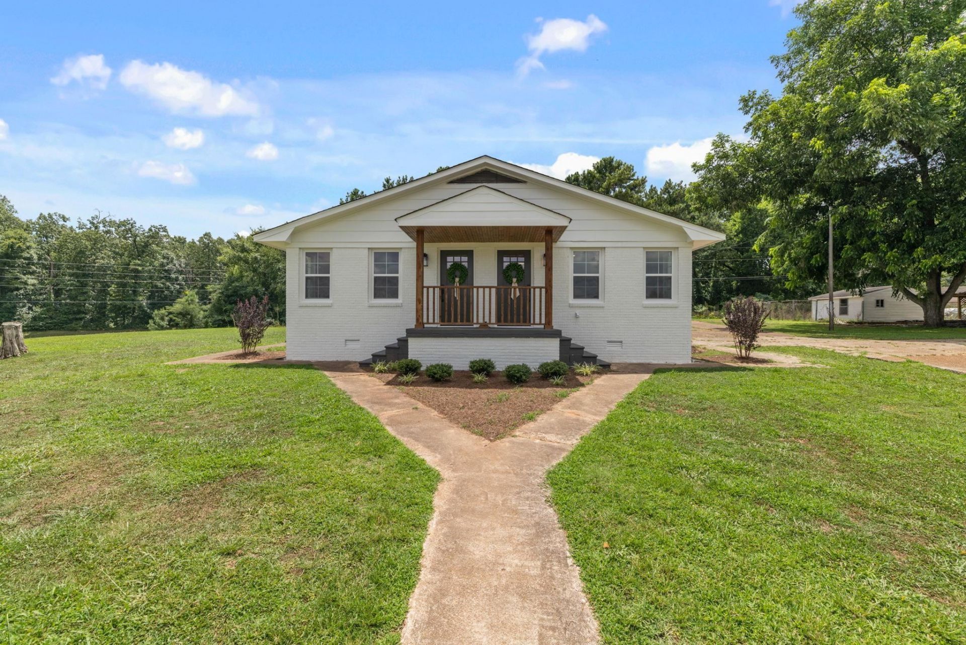 213 Sterling Blvd, Sheffield, AL 35660 Main Photo