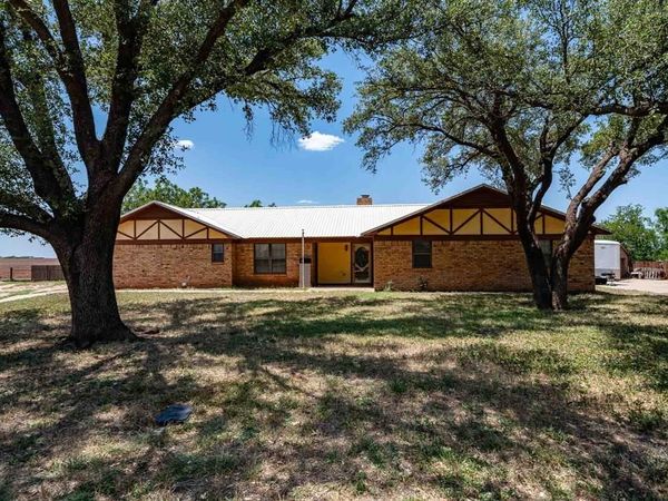 2100 Avenue Q, Anson, TX 79501