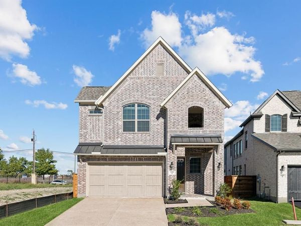 2001 Lone Oak Trail , Mesquite, TX 75181