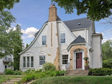 2810 Cleveland Street NE, Minneapolis, MN 55418