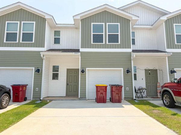 3997 Pendragon Cir, Milton, FL 32583